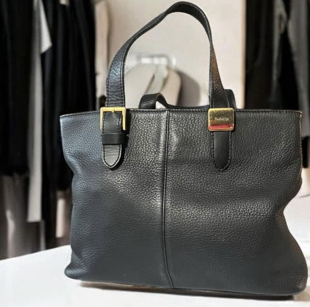 Burberrys Vintage Black Pebbled Leather Bag