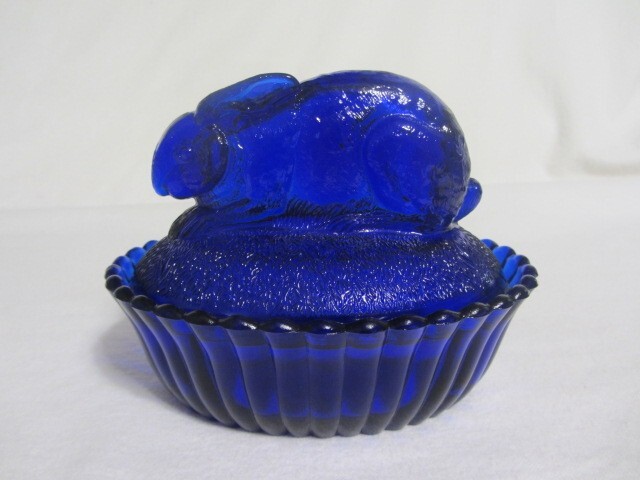Vintage Westmoreland Glass 5 Inch Cobalt Blue Bunny Rabbit Figurine on Nest