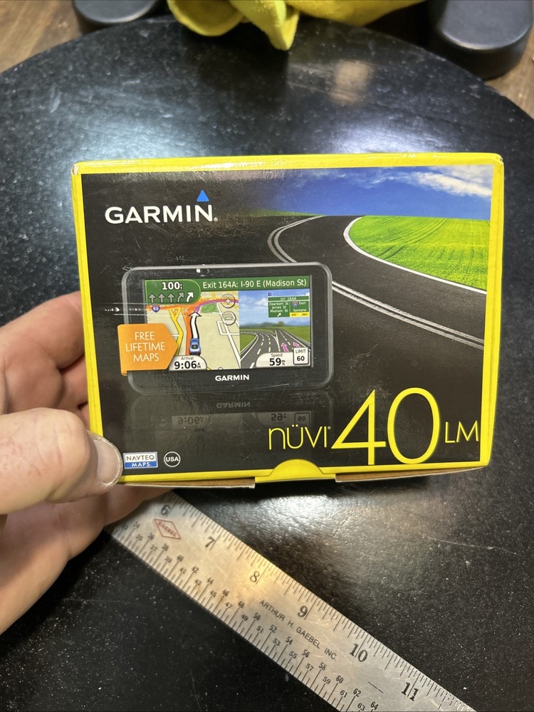 Garmin Nuvi 40LM 4.3-inch Portable GPS Navigator Lifetime Maps