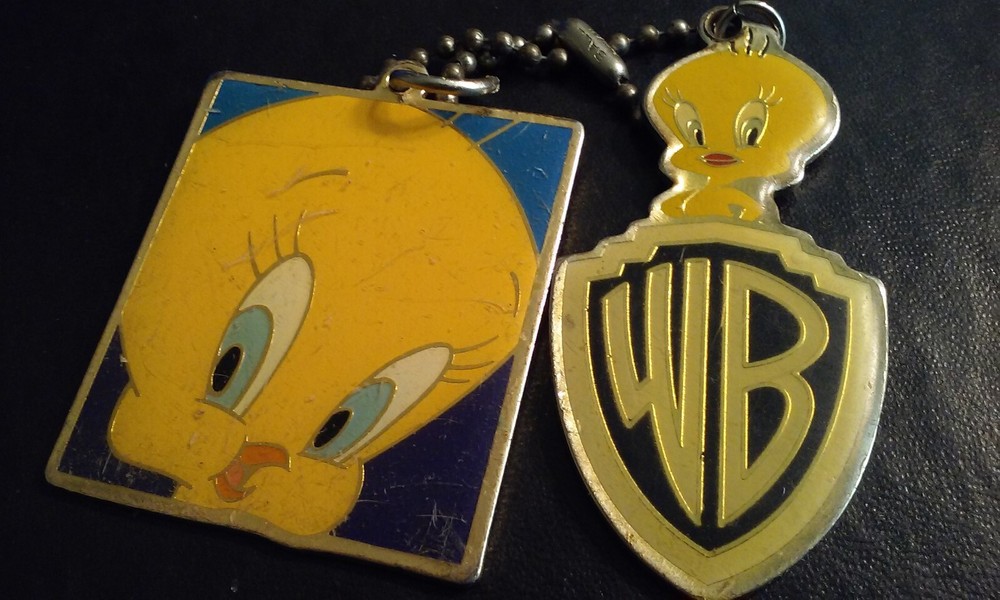Vintage 1993 Tweety Bird Yellow Enamel Metal Keychain Warner Bros