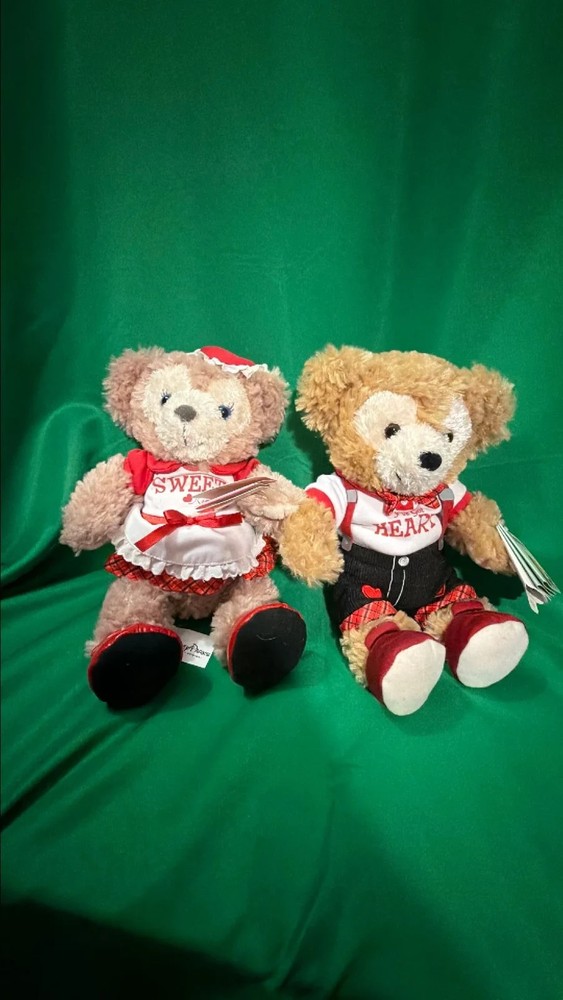 Disney parks store authentic Shellie May Duffy Valentine Pair Plush Bears new