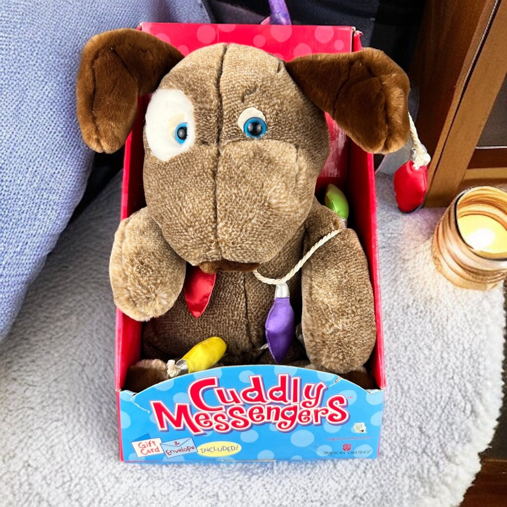 *NO GIFT CARD ENVELOPE* VTG 2003 AGC CUDDLY MESSENGER DOG CHRISTMAS LIGHTS PLUSH-image