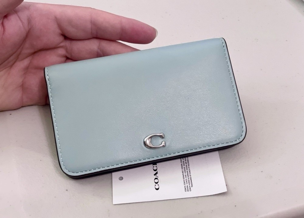 NWT Coach Essential Slim Card Case Wallet CR990 in Silver/Light Blue (Teal)