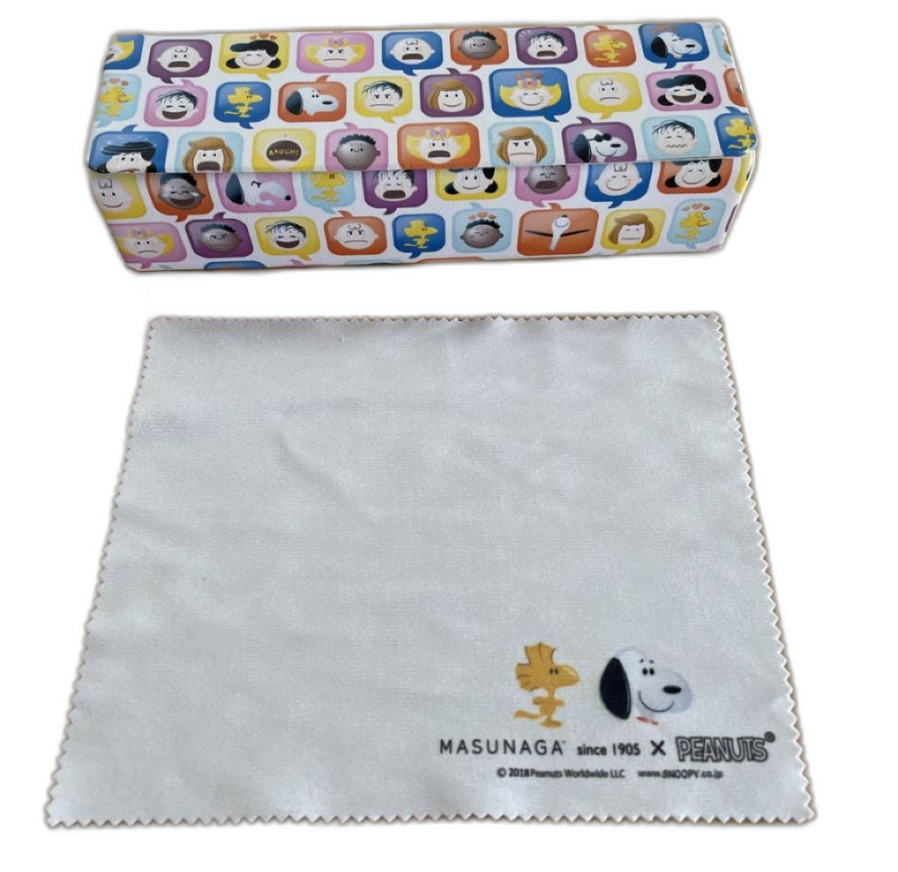 Snoopy Eyeglass Case with Cleaning Cloth