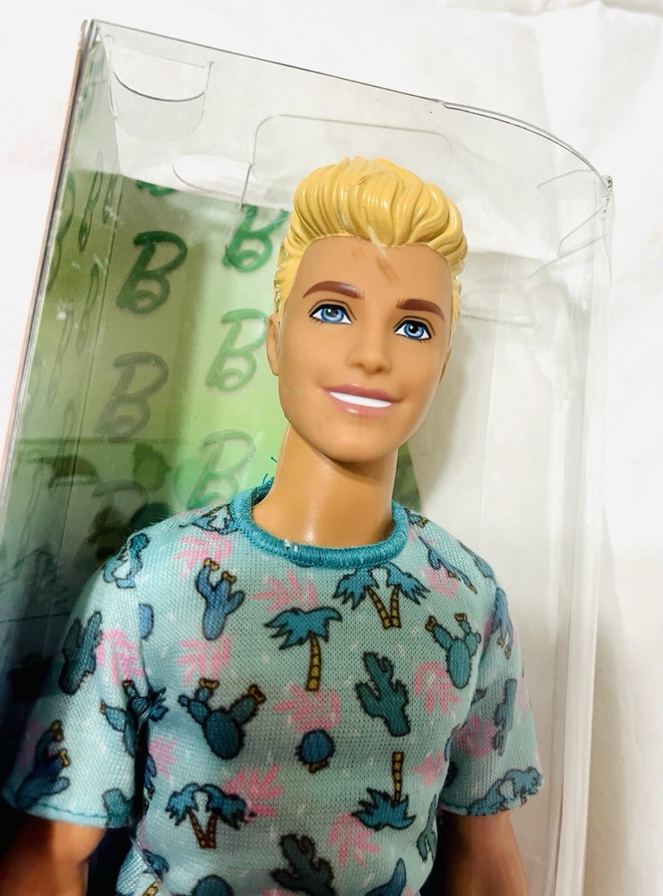 Mattel Barbie Ken Fashionistas Doll #211 Wearing Removable Clothing And Shoes