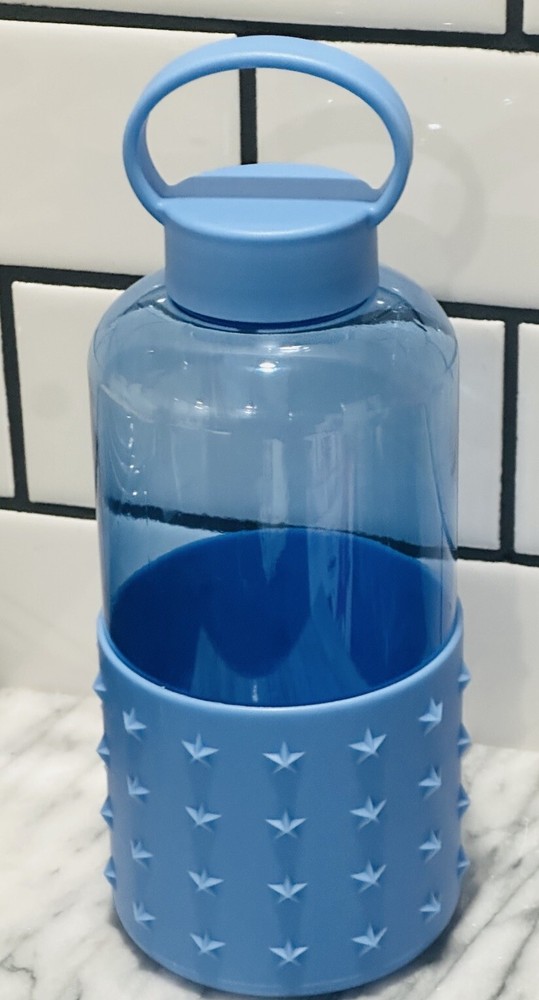 Star Studded 34 Oz Reusable Water Bottle for School or Work – Classic Design  