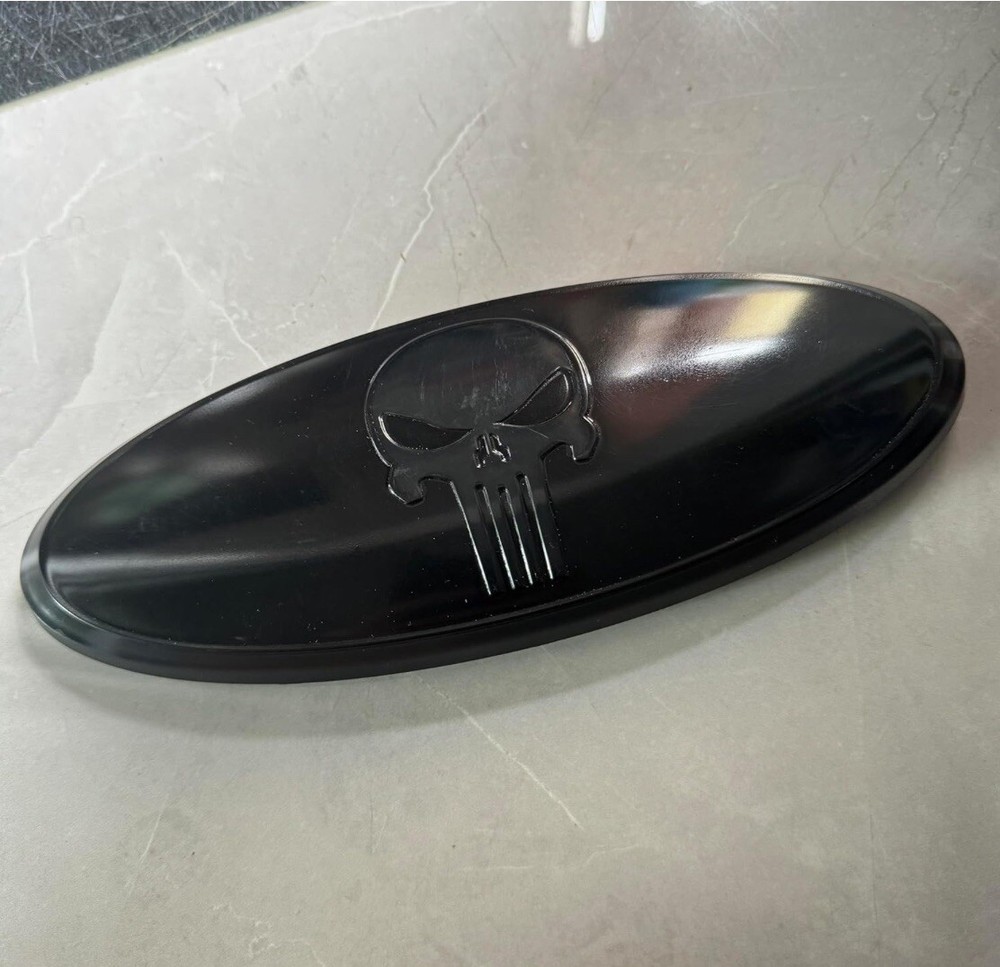 Skull Style LED Light Car Front Grille Grill Emblem OrRear Tailgate Emblem Light