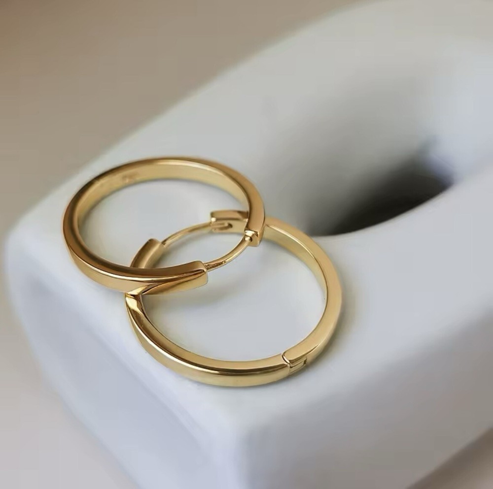 Women’s Round Gold Hoop Earrings