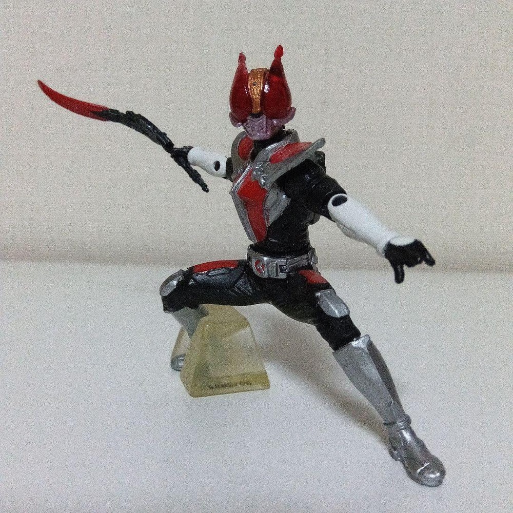 Kamen Rider Den-O HG Action Pose Sword Form Includes Mini Book Pre-Owned