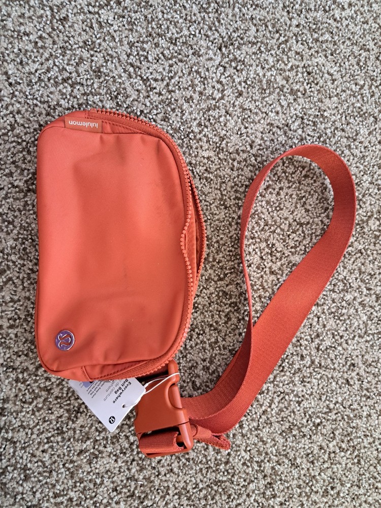 Lululemon Everywhere Belt Bag