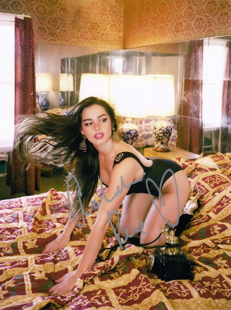 Addison Rae Signed Auto 8 x 10  Photograph