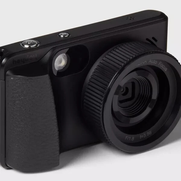 Heyday 8MP 4K Compact Digital Camera for Vlogging and Photography in Black