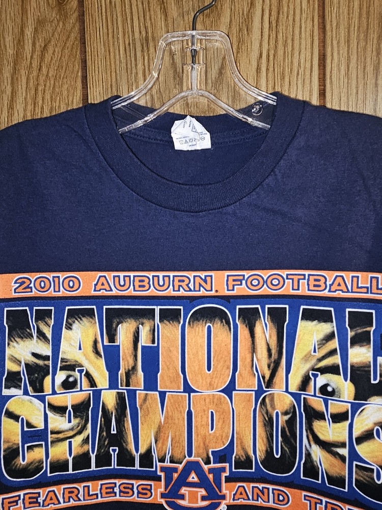 Auburn University 2010 National Champions Medium Mens Blue Graphic Logo Tshirt