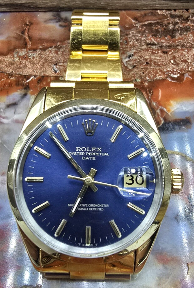 Rare Rolex 1550 Oyster Perpetual 18k Gold Watch with Blue Violet Index
