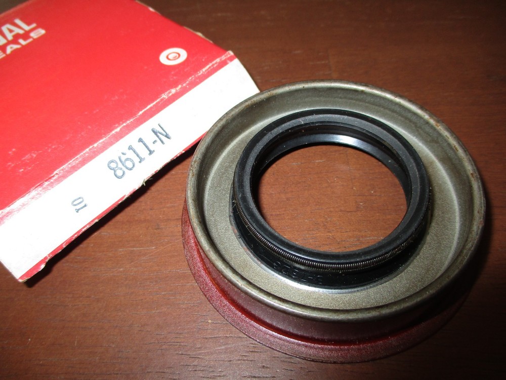 1962 63 64 65 66 67 68 69 70 71 72 + CHEVROLET & GMC TRUCK + Pinion Seal + NOS