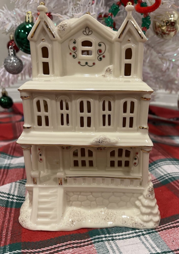 Lenox Mistletoe Park Victorian House LED Light-Up 7 Inch Macy's Exclusive New in Box  