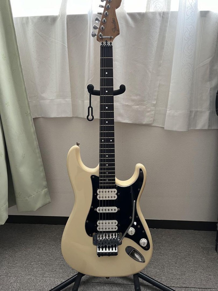 Fender Humbucker Tremolo Unit With Hard Case