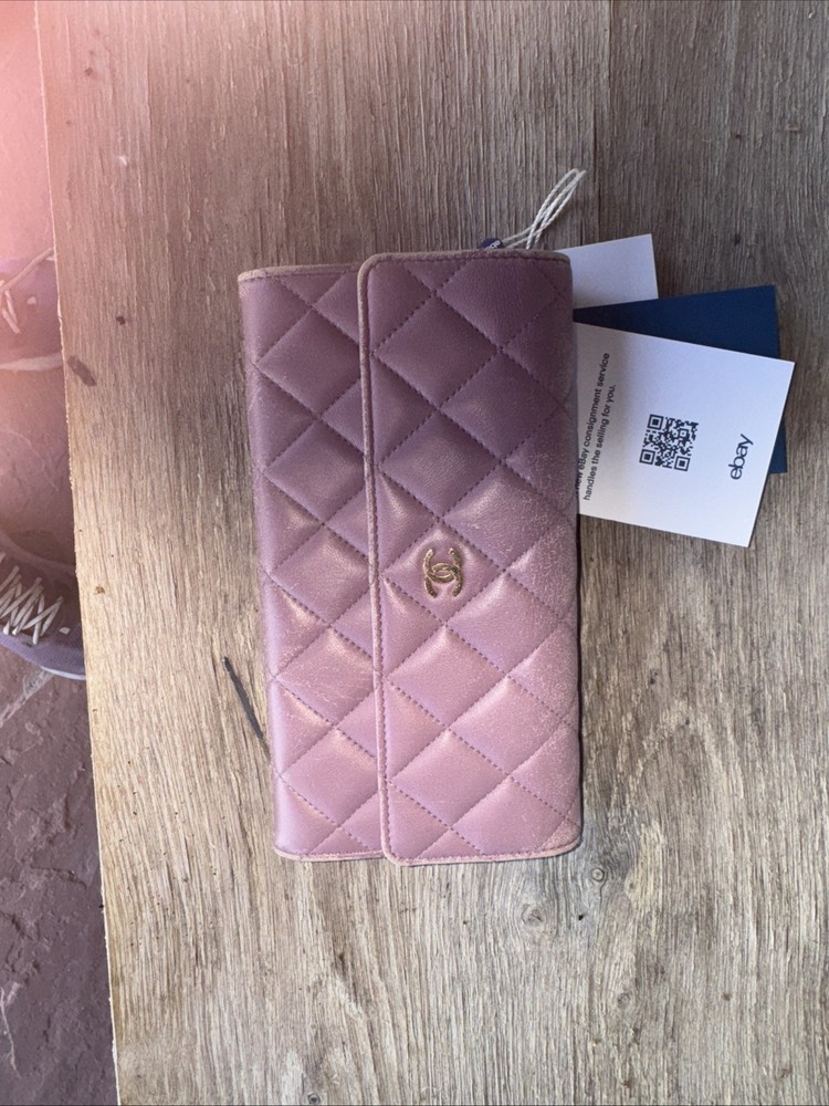 Channel Wallet With Slight Defects