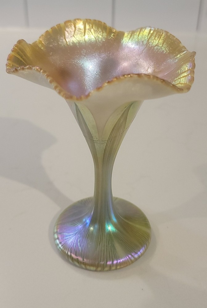 Antique QUEZAL Art Glass Floriform Vase 