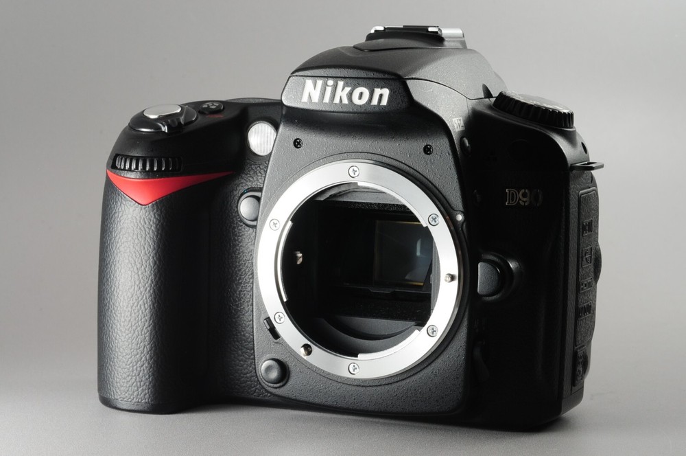 Near Mint Nikon D90 12.3 MP DSLR Camera Body Black Battery From Japan #3355