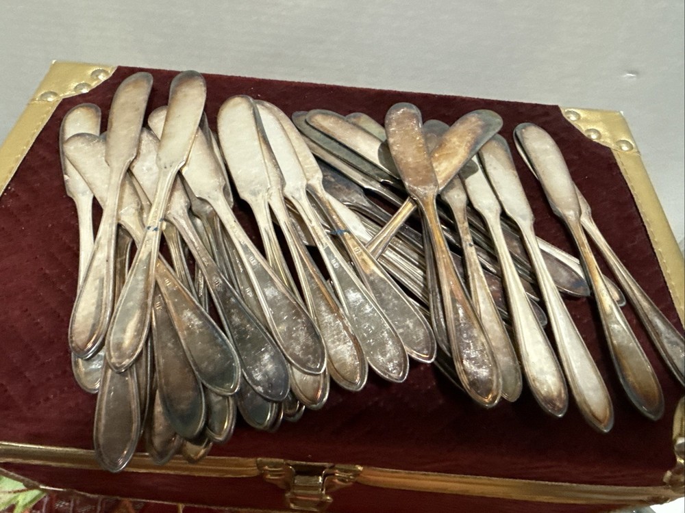 39 Pieces Victor S Co Overlay Vintage Silverware