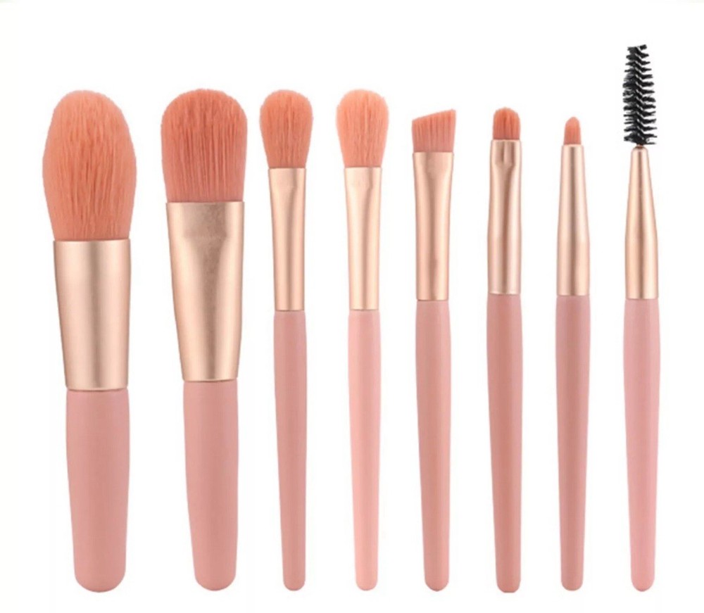 8Pcs Travel-Size Ultra Soft Makeup Brush Set - New & Compact