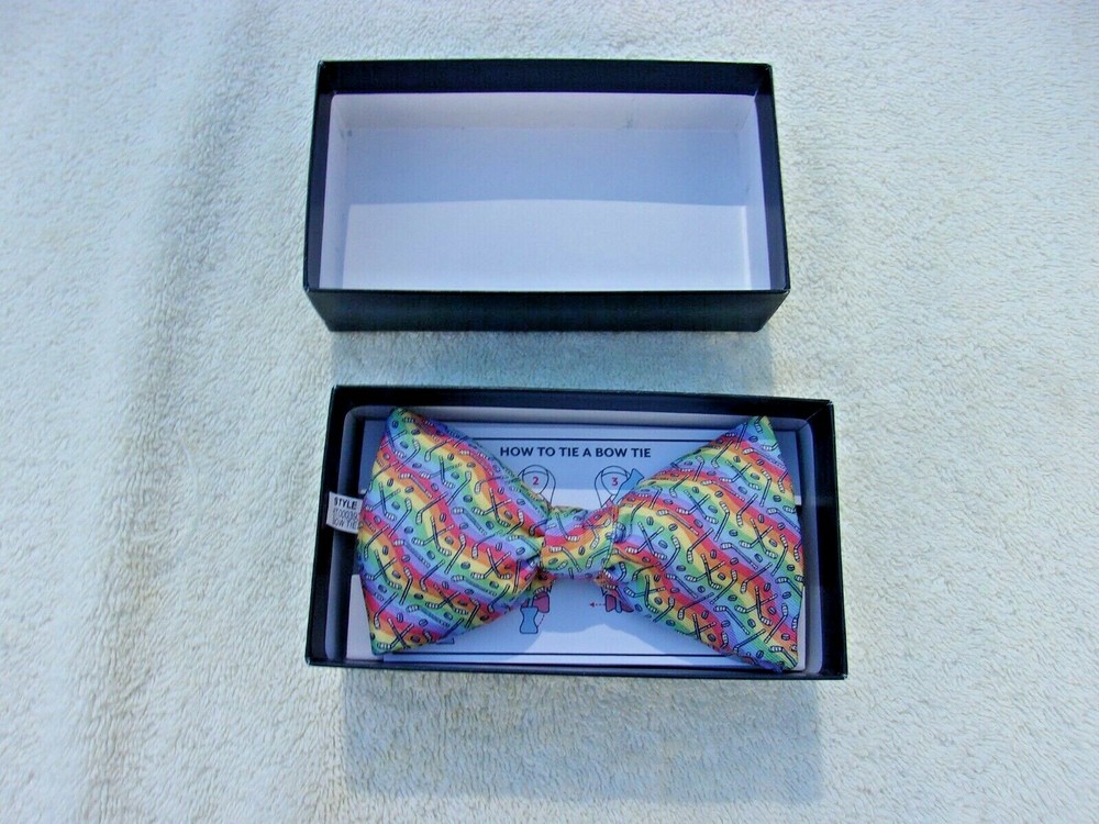 NWT Vineyard Vines men's pre-tied bow tie, Hockey, multi color