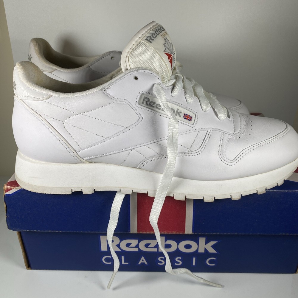 Reebok Women's Classic White Sneakers in Size 8 - Timeless Style