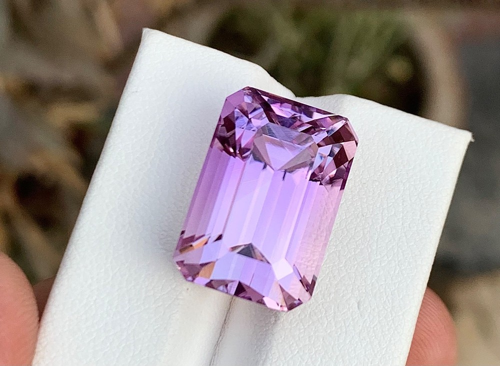 29  Carat Natural  Pink Kunzite Loose Gemstone From Afghanistan