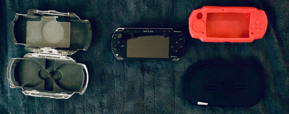 Sony PlayStation Portable Value Pack - Black (PSP-1001K)