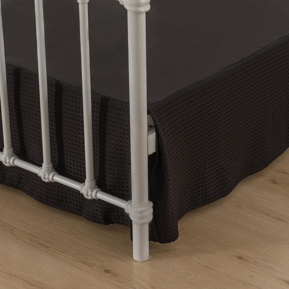 Full Size Bed Skirt with 18 Inch Drop Split Corners in Grey Waffle Weave-image