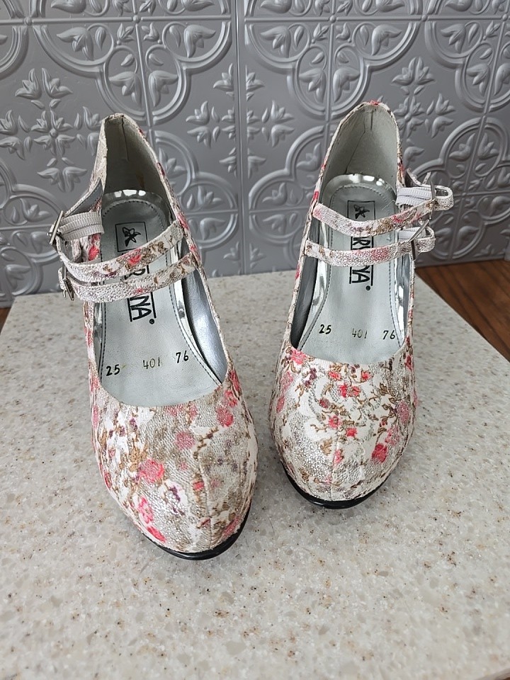 Daryana Lacy Bohemian Wedding Heels 4 Inch Platform Size 9 Romantic