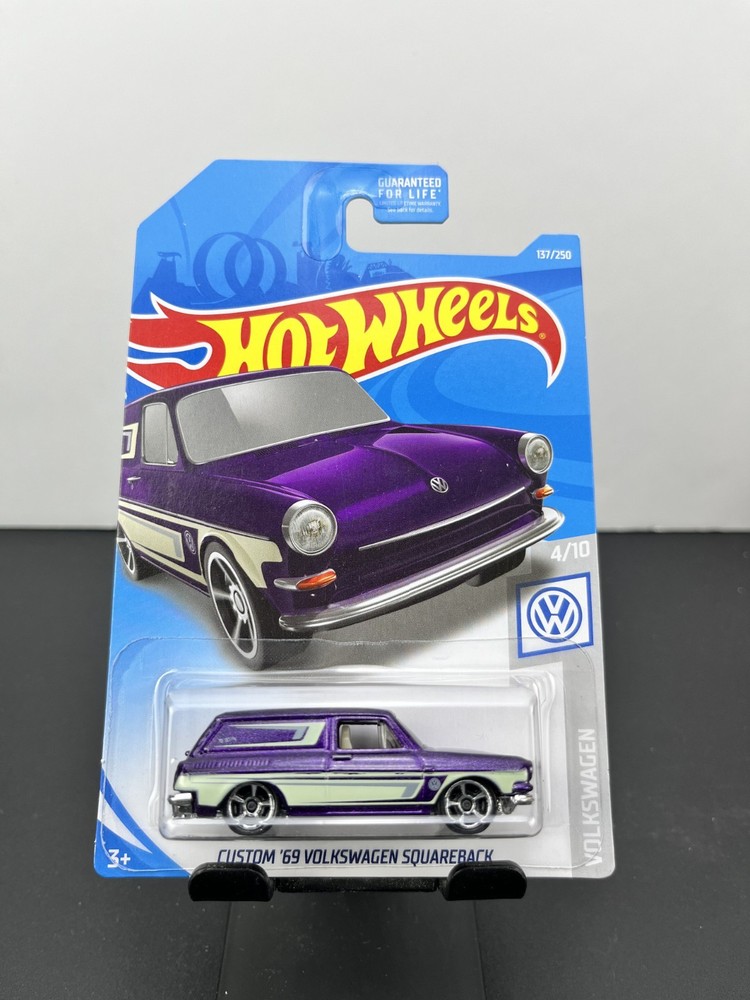 Hot Wheels 2019 Mainline Volkswagen Series Custom '69 Volkswagen Squareback #137