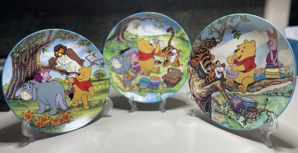 Vintage Winnie the Pooh Collectible Decorative Plate Set of 3