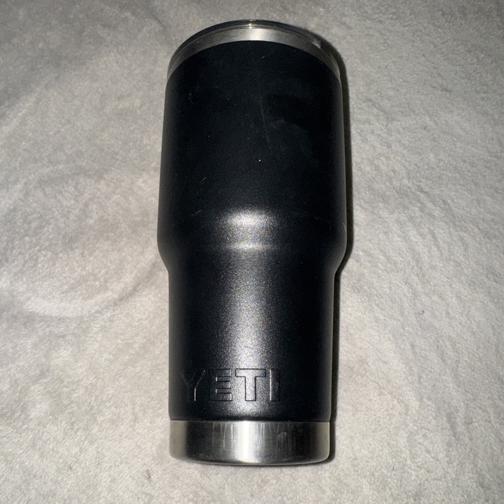 Yeti  Black 30 Oz Rambler Double Wall Vacuum Insulation Tumbler With Lid New