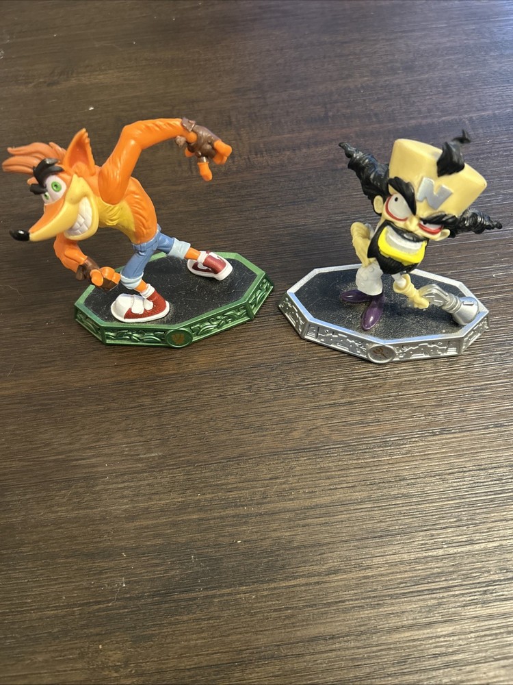 Skylanders imaginatiors Crash Bandicoot And Neo cortex Used