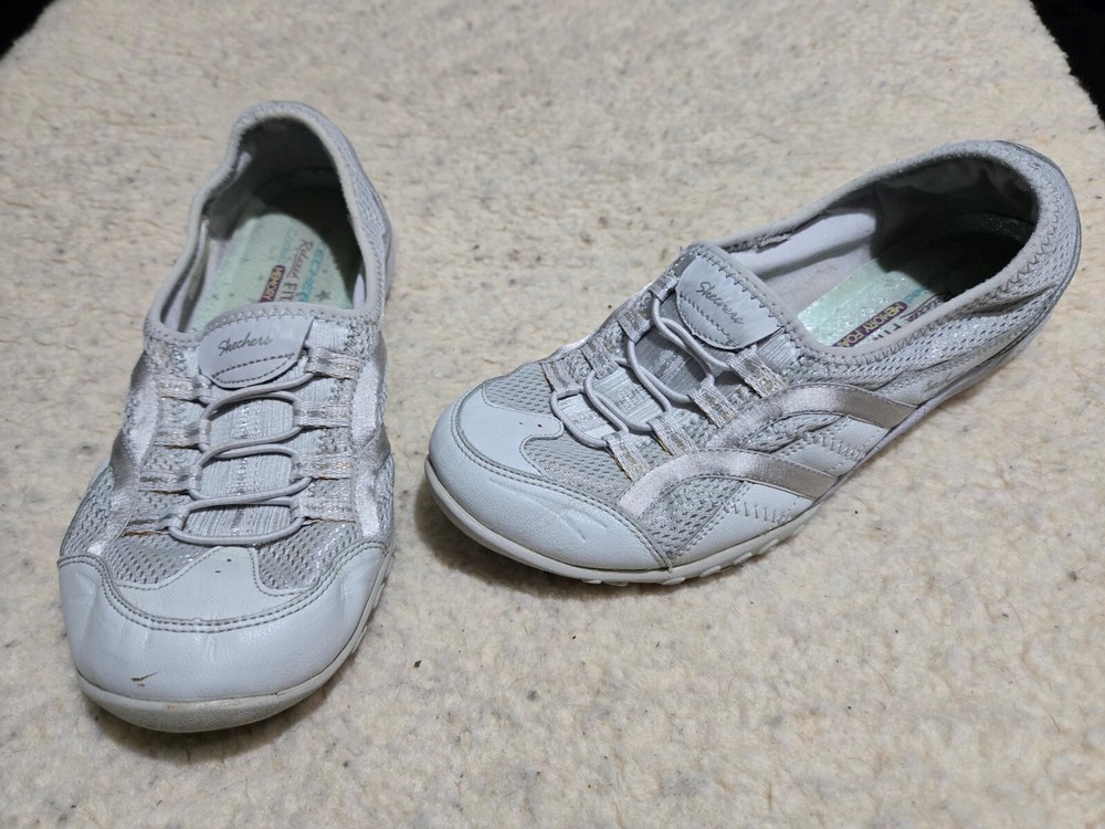 Skechers Size 8.5 Active Relaxed Fit Shoes Memory Foam Shoes Slip On 23203 White