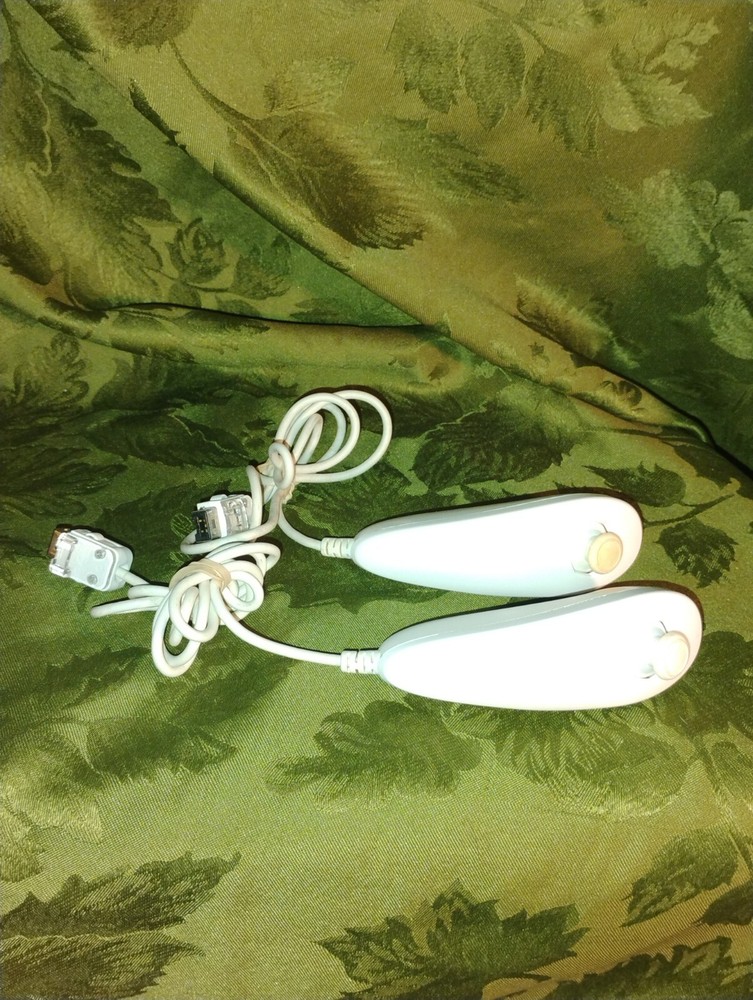 Lot Of 2 OEM Authentic Nitendo Wii Nunchuks Tested And Works Free Shipping