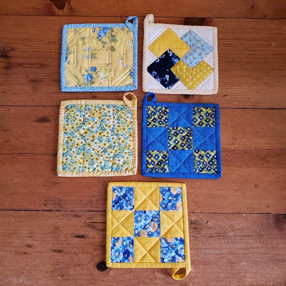 Quilted Cotton Oven Mitt Set of 5 Floral Daisy Pot Holders Ruth Middleton