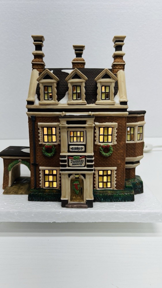 Dept 56 Heritage Village Collection “Dursley Manor” Dickens Village Series 1995
