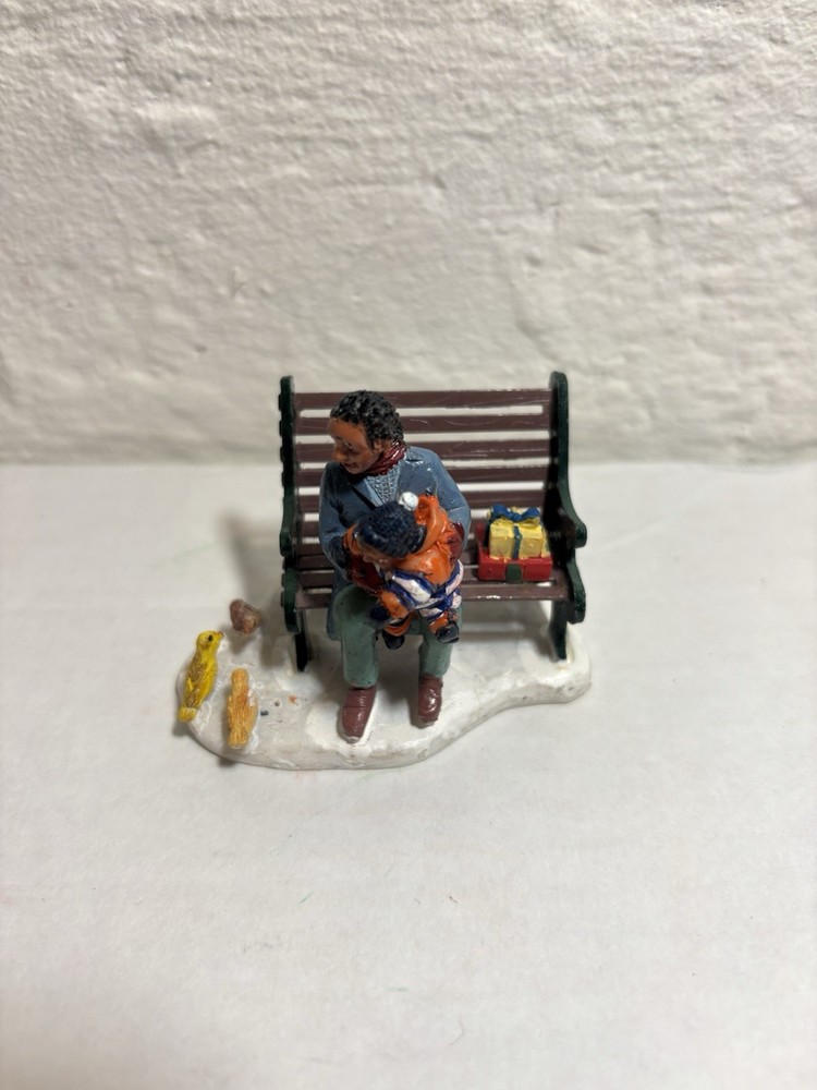 Lemax 2006 At The Park Coventry Cove 62324 Cozy Mother and Baby Scene