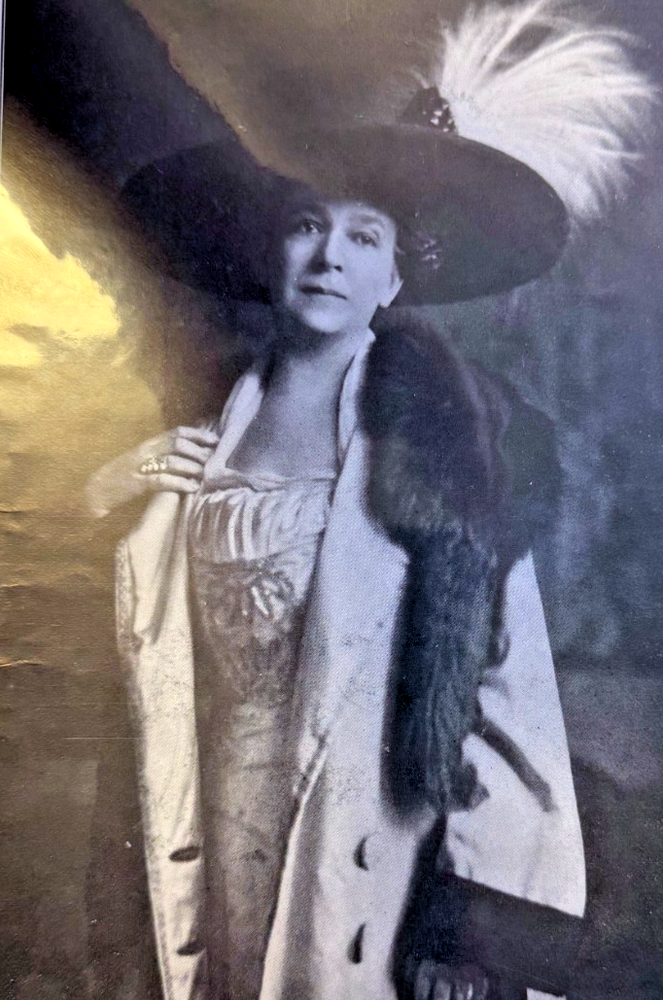 1913 Vintage Illustration Mrs. William C. Story Daughters American Revolution