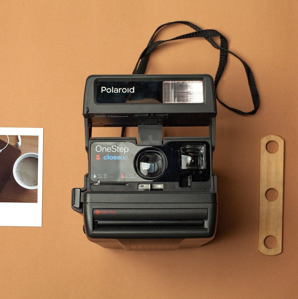 Vintage Polaroid OneStep Close Up 636 Instant Camera for Retro Photography