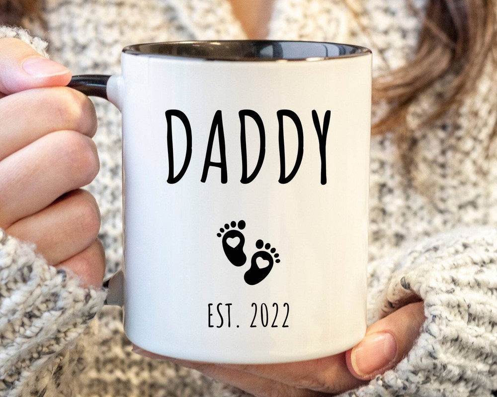 Personalized Daddy Est 2022 Mug Custom Daddy Est Gift New Dad Gift Pregnancy