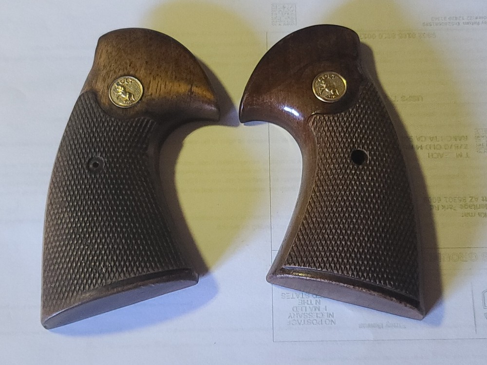 colt python checkered walnut presentation grips, shooter condition