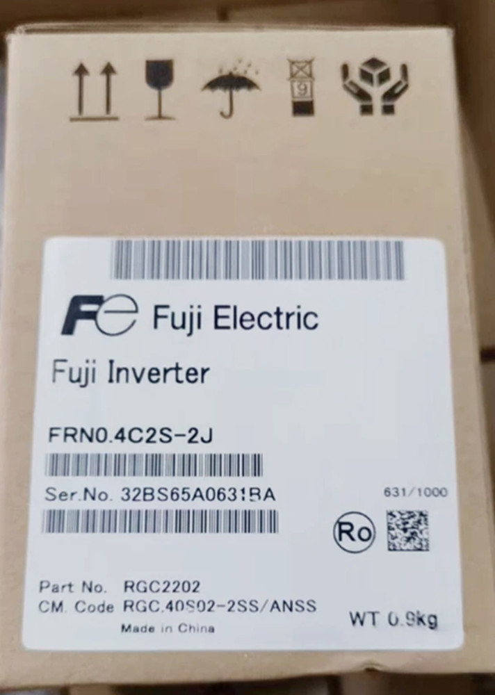 New In Box FUJI FRN0.4C2S-2J Inverter 0.4KW 220V