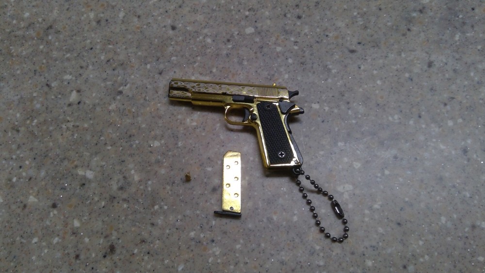 1:3 Mini 1911 Metal Keychain Gun Model Keychain Limited Edition Gold engraved