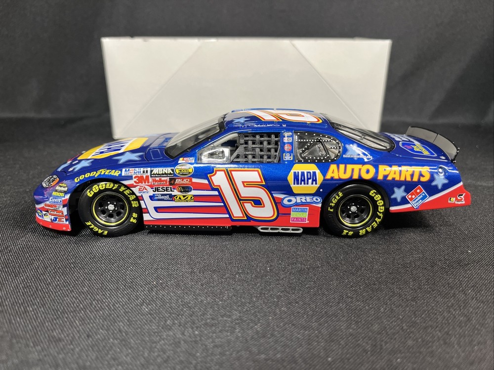 NASCAR Michael Waltrip 2004 #15 NAPA Stars & Stripes 1/24 Action Monte Carlo