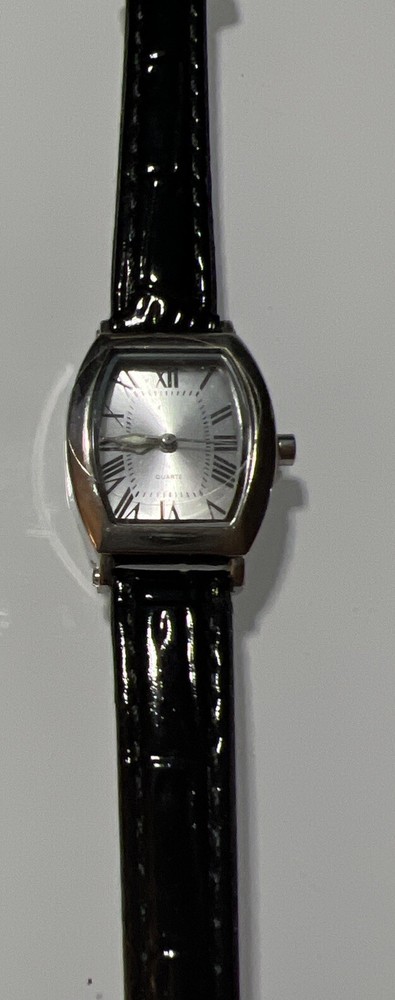 Women’s Quartz SKC Movement Analog Wristwatch with a Buckle Band New