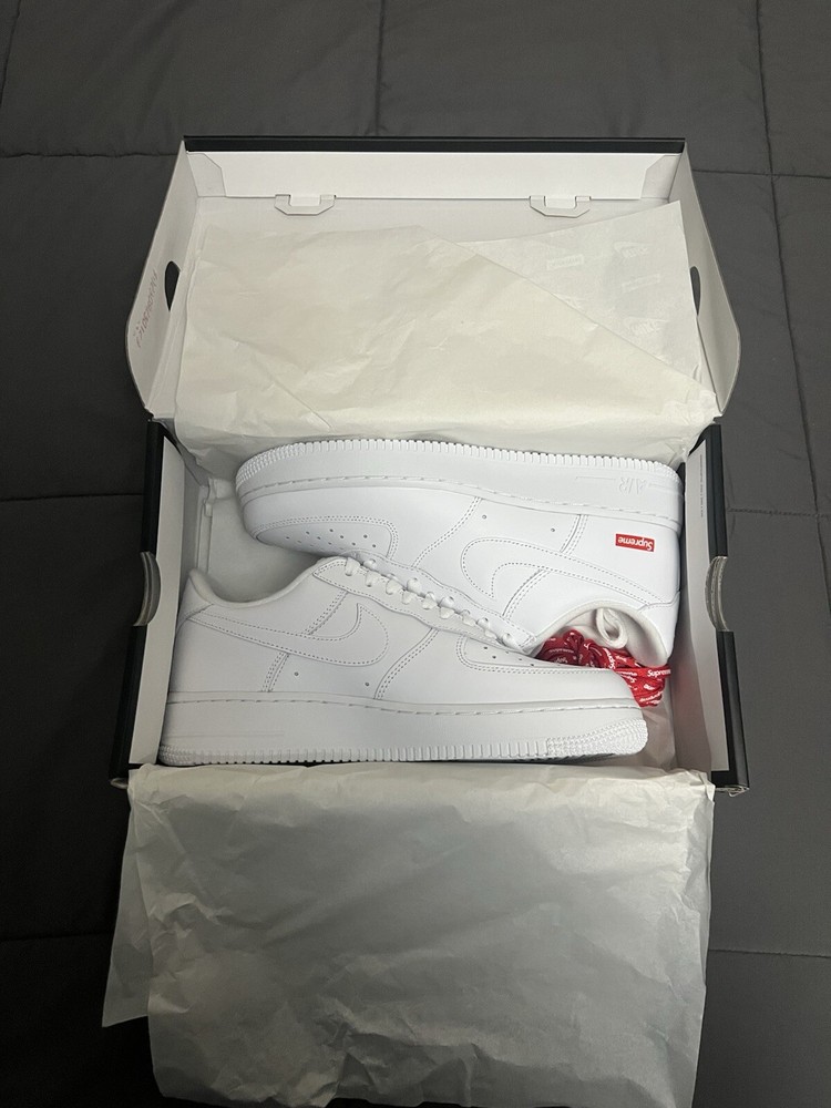 Size 8 - Nike Air Force 1 x Supreme Low Box Logo - White